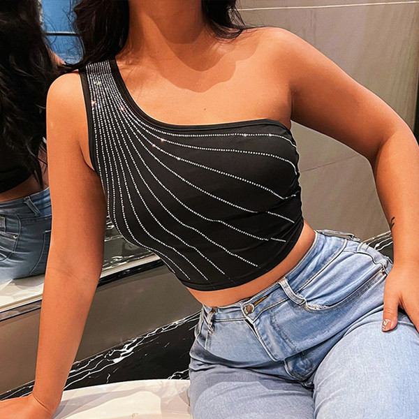 Lühike asümmeetriline dekoratiivkividega topp