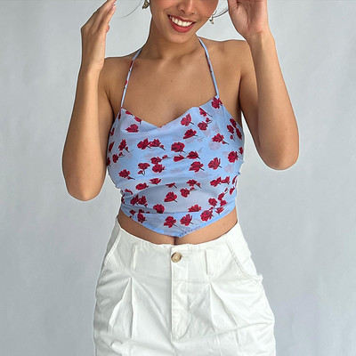 Κοντό ασύμμετρο φανελάκι με λουλουδάτο μοτίβο