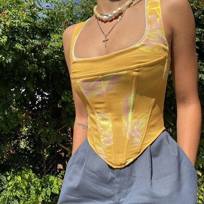 Дамски потник с квадратно деколте и широки презрамки