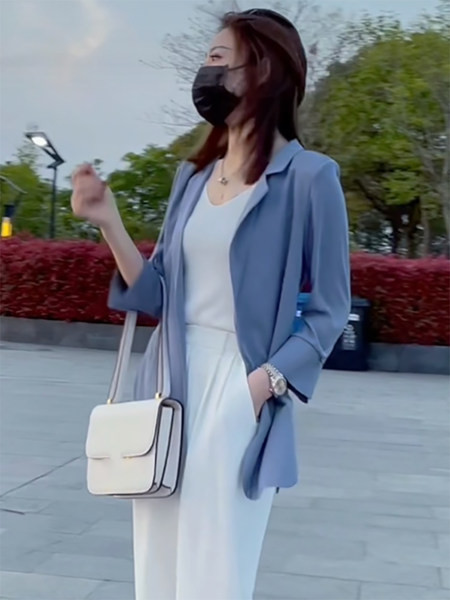 Стилно изчистено сако с дълъг ръкав