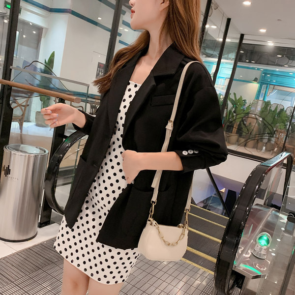 Модерно дамско сако с джобове и копчета