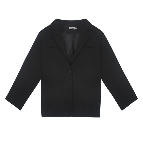 Novi model ženske jakne na dugmad