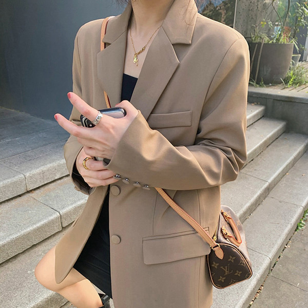 Dnevna ženska jakna u dvije boje