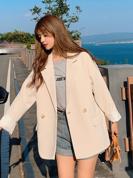 Свободен модел дамско сако с дълъг ръкав