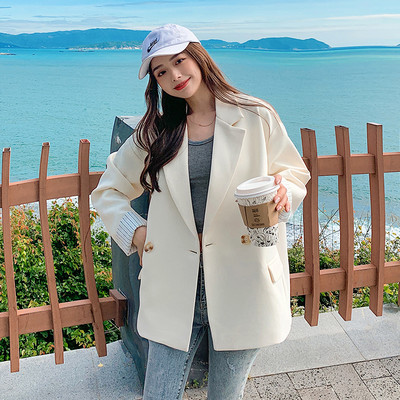 Naiste kaasaegne jope - lai mudel