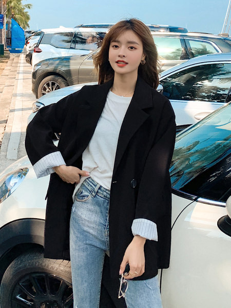 Stiilne naiste nööpidega jakk