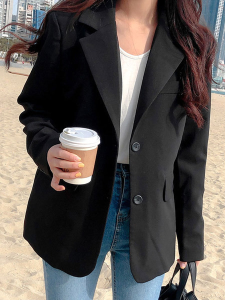 Дамско модерно сако в бял и черен цвят