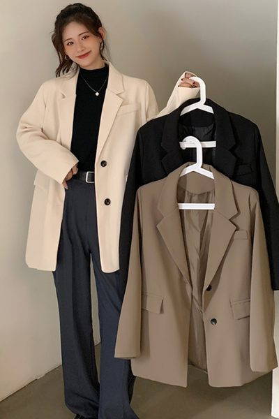 Дамско ежедневно сако изчистен модел с копчета