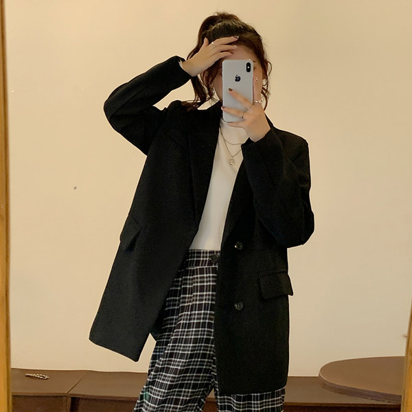 Дамско ежедневно сако изчистен модел с копчета