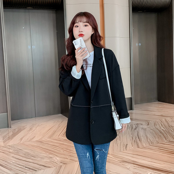 Γυναικείο casual μπουφάν σε μαύρο χρώμα με κουμπιά