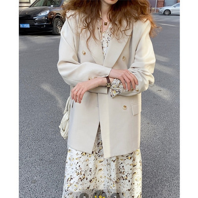 Широк модел ежедневно сако с копчета