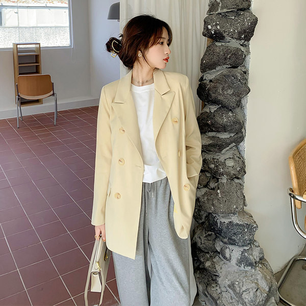 Широк модел ежедневно сако с копчета