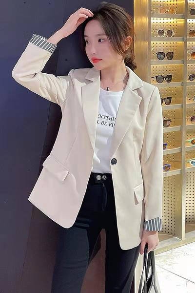 Актуално сако с копче и дълъг ръкав