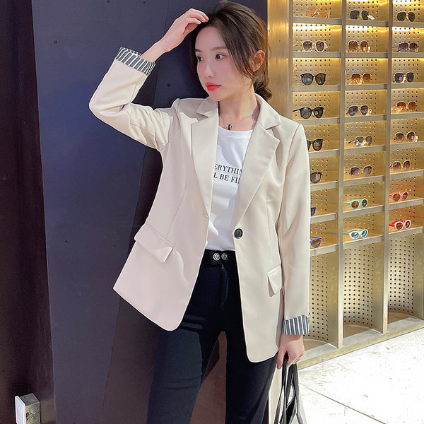 Актуално сако с копче и дълъг ръкав