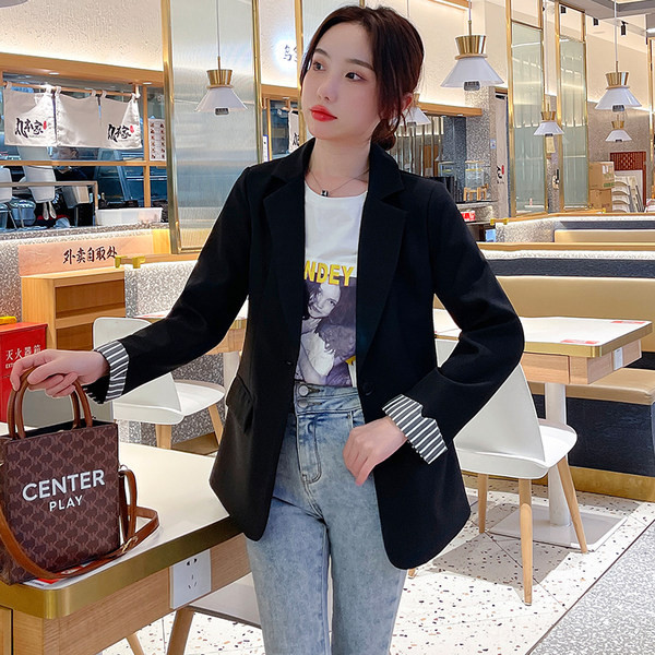 Актуално сако с копче и дълъг ръкав