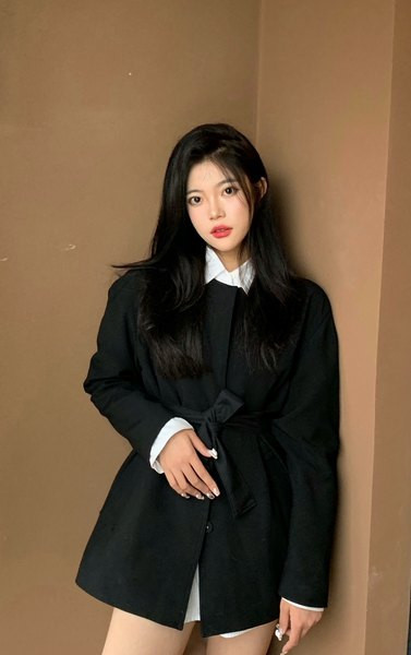 Модерно сако с връзки на талията