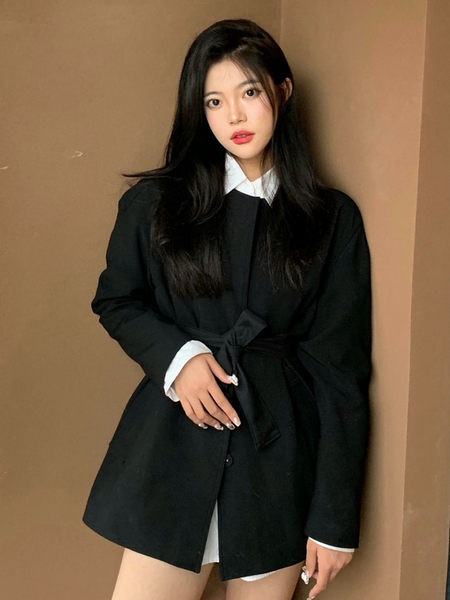 Модерно сако с връзки на талията