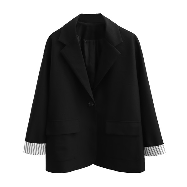 Φαρδύ μοντέλο γυναικείο μπουφάν σε μαύρο χρώμα