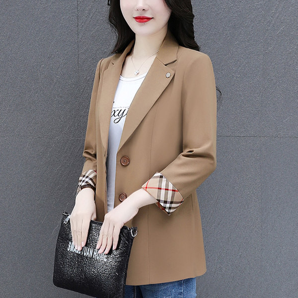 Moodne naiste nööpidega jakk