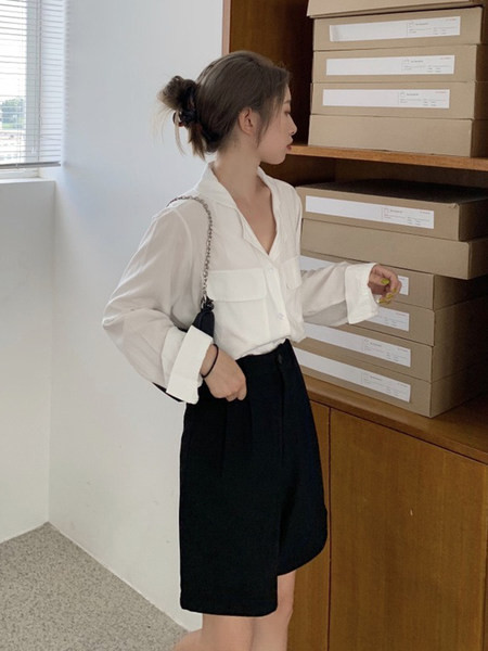 Novi model ženskih širokih hlača sa džepovima