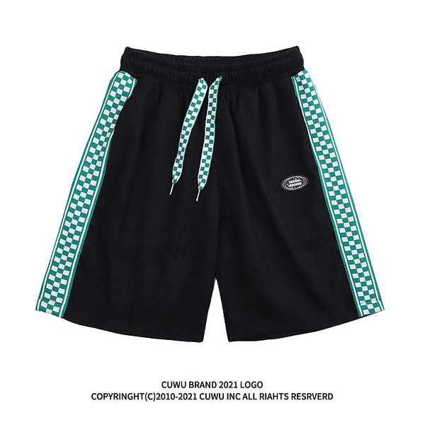 Vabaaja ääristega lühikesed püksid