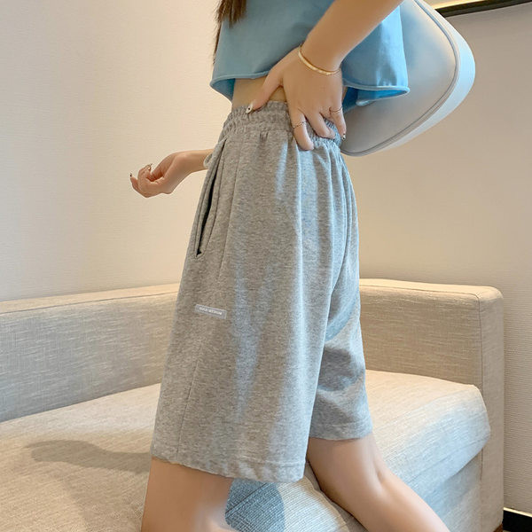 Kõrge vöökohaga lühikesed püksid