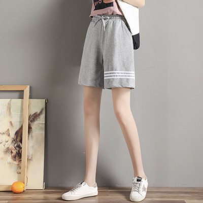 Lühikesed küljeäärega spordipüksid