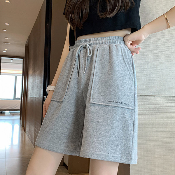 Paprastos moteriškos 3/4 kelnės su kišenėmis