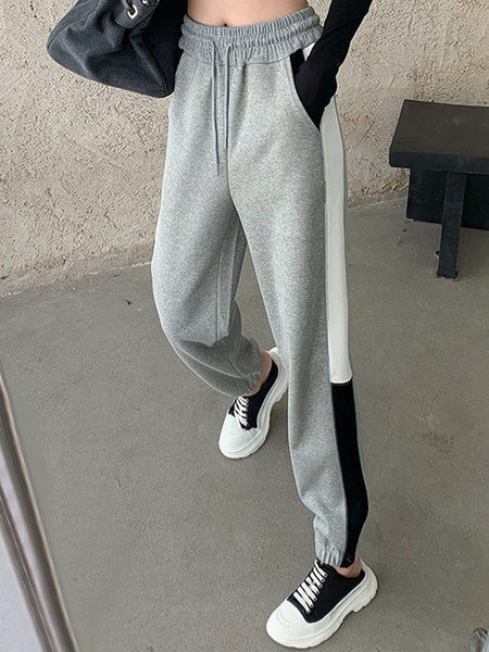 Спортно дамско долнище с джобове -черен и сив цвят