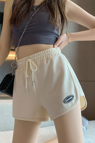 Embleemiga vabaaja naiste lühikesed püksid