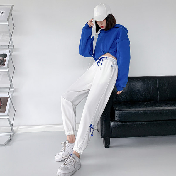 Lipsude ja kummikutega spordipüksid