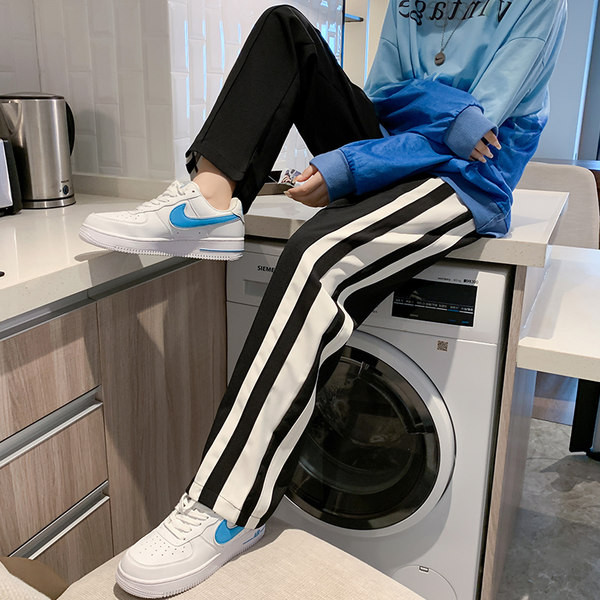 Γυναικείο παντελόνι με μαύρη μπορντούρα