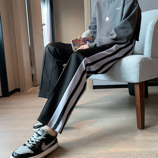 Γυναικείο παντελόνι με μαύρη μπορντούρα