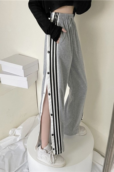 Γυναικεία εσώρουχα με μπορντούρες και κουμπιά - μαύρο και γκρι χρώμα