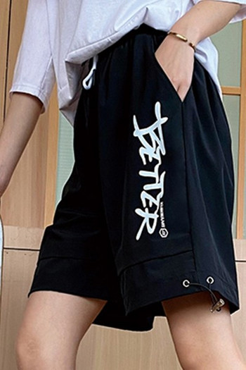 Дамски къси спортни шорти с надпис и джобове