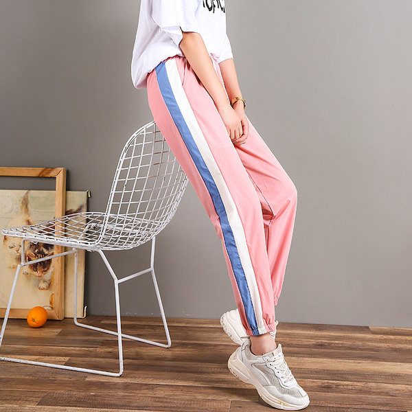 Γυναικείο αθλητικό παντελόνι με μπορντούρα και τσέπες