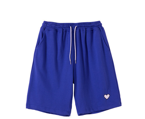 Широк модел дамски къси панталони с бродерия сърце