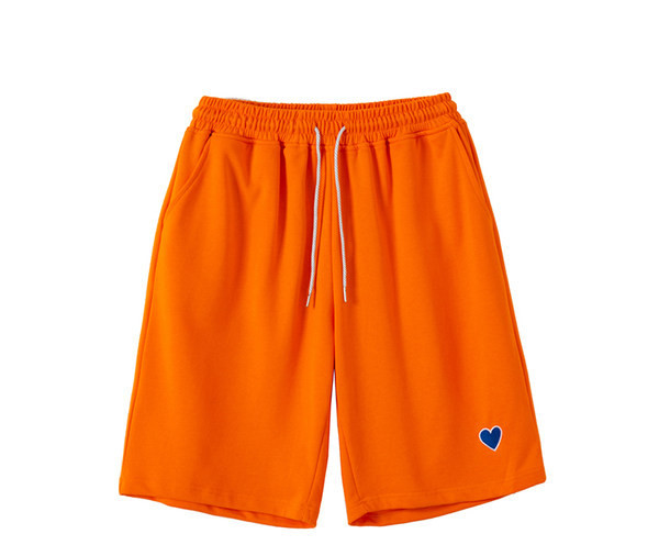 Широк модел дамски къси панталони с бродерия сърце