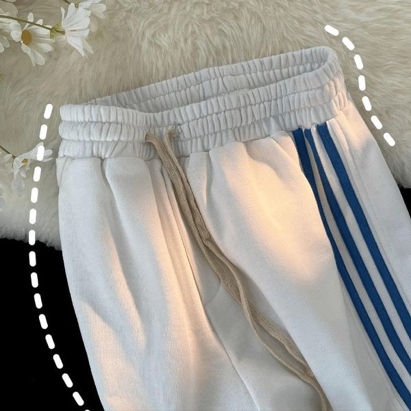 Γυναικείο παντελόνι με μπορντούρα και τσέπες κατάλληλο για σπορ