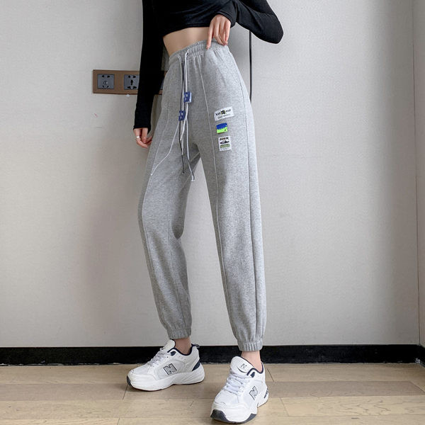 Γυναικείο αθλητικό παντελόνι με έμβλημα και κορδόνια