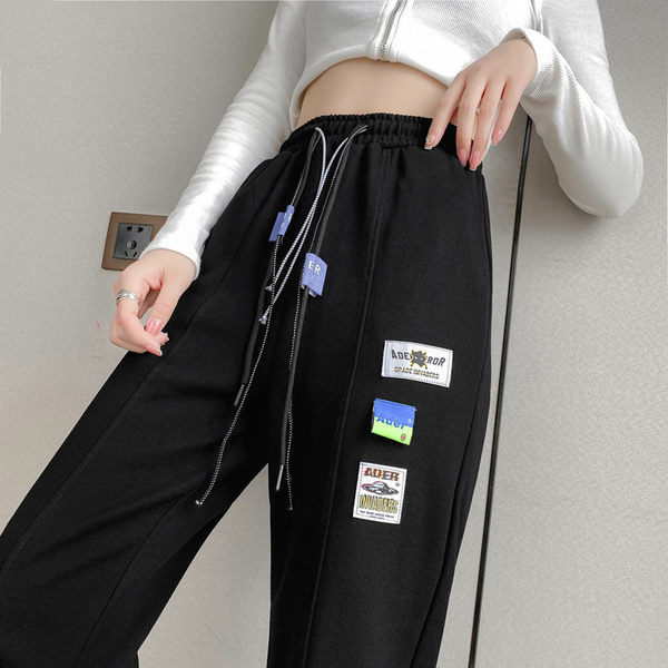 Γυναικείο αθλητικό παντελόνι με έμβλημα και κορδόνια