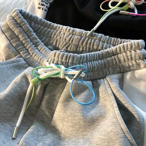 Sportske hlače s džepovima - za žene