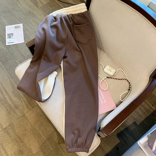 Novi model ženskih sportskih hlača s aplikacijom i vezicama