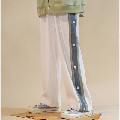 Sportske hlače s gumbima i rubovima