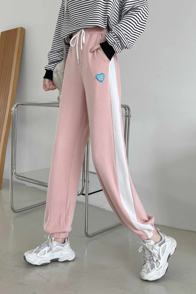 Γυναικείο αθλητικό παντελόνι με λάστιχο και έμβλημα