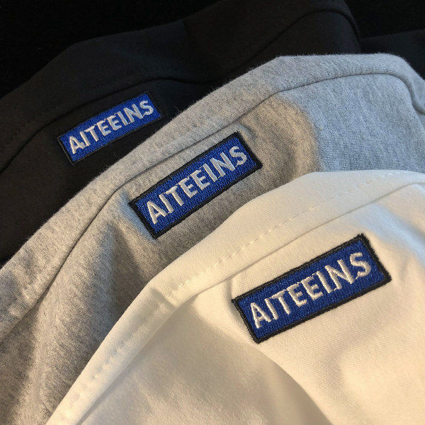 Casual γυναικείο παντελόνι με κέντημα καρδιά