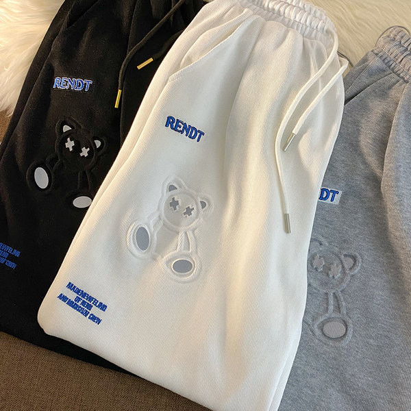 Спортен панталон с апликация и надпис 