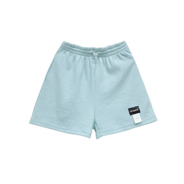 Φαρδύ γυναικείο σορτς με έμβλημα - τέσσερα χρώματα