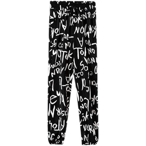 Naiste kirjade ja kõrge vöökohaga püksid