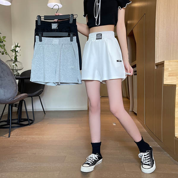 Спортен къс панталон с емблема 